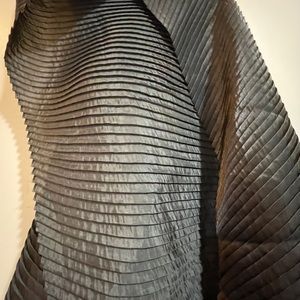 NWT CALVIN KLEIN Pleated Black SHAWL SCARF